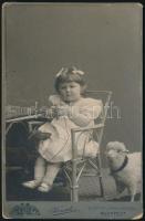 1907 Hessler Mimi, gyemekfotó Kossak József budapesti műterméből, 16,5×10,5 cm