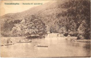 Trencsénteplic, Trencianske Teplice; Baracska-tó az uszodával, evezős csónakok. Vasúti Levelezőlapár...