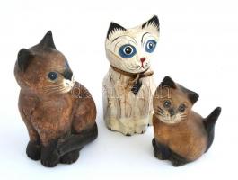 3 db fa macska, kézzel festett, jelzés nélkül, kopásnyomokkal, h: 11 és 14 cm közötti méretben