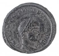 Római Birodalom / Siscia / II. Constantinus 320-321. Follis Br (2,71g) T:2,2- Roman Empire / Siscia / Constantine II 320-321 Follis Br CONSTANTINVS IVN NOB C / CAESARVM NOSTRORVM, VOT V - gamma SIS star (2,71g) C:XF,VF RIC VII 163.
