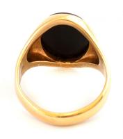 Arany (Au) 10K gyűrű, kővel, jelzett, méret: 59, bruttó: 8,01 g