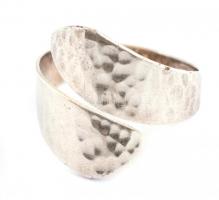 Ezüst(Ag) modern stílusú gyűrű, jelzett, méret: 57, nettó: 3,35 g