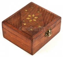 Sváci faragott fa ékszertartó doboz 15x13 cm
