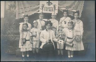 1900 Gyöngyös, gyerekek csoportképe, (színjátszókör?), Foposta felirattal, fotólap, 8,5x13,5 cm