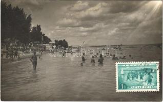 Balaton, strand, fürdőzők. photo (fl)