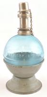 Gömb alakú üveg, fém kiöntővel, fém tartóval, kopásnyomokkal, m: 19 cm