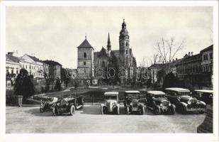 Kassa, Kosice; Dom / Székesegyház, automobilok, motorbicikli oldalkocsival / cathedral, automobiles, motorcycle with sidecar
