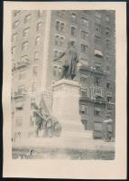 cca 1940 New York, Kossuth-szobor, fotó, 7,5×5,5 cm