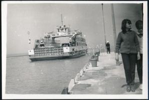 cca 1960-1970 Balaton, katamarán, fotó, 6,5×9,5 cm