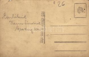 1930 Hévíz, nyaralók a villa előtt. Fotó Kövessy és Ring, photo (szakadás / tear)