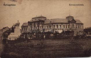 1917 Nyíregyháza, Korona szálloda, Szarvady Mihály üzlete. Vasúti Levelezőlapárusítás 5983. (fl)