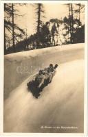 St. Moritz, an der Hohrschuhkurve / Toboggan race, bobsleigh, sledding, winter sport. Edition Guggenheim & Co. (Zürich)