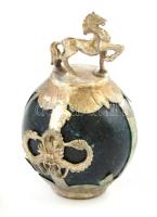 Jáde gömb lovas fém foglalatban, m: 5,5 cm