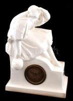 XX. sz. eleje: Jelzett csehszlovák fehér mázas nagy méretű kerámia óra, réz óraszerkezettel. Kis kopásokkal, mázrepedésekkel. 46x33 cm