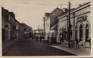 Csíkszereda, Miercurea Ciuc; utca, Európa étterem és szálloda, David szálloda, üzletek, automobil / street, shops, hotels