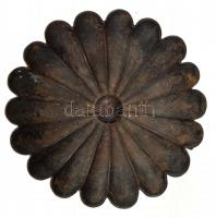 Kovácsoltvas virág alakú kináló, 8,5x9x5 cm