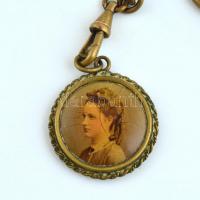 Portrés medalion óraláncon, törött üveggel, h: 30 cm