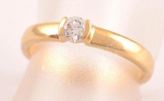 Arany (Au) 14K gyűrű, brill kővel, cca 0,18 ct, jelzett, méret: 53, bruttó: 2,6 g