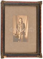 cca 1925-1928 A fiatal Habsburg Ottó díszmagyarban és fegyverrel, fotó. Régi, sérült üvegezett fa keretben  13x8 cm./ cca 1925-1928 The young Otto von Habsburg, photo. In damaged frame, 13x8 cm.