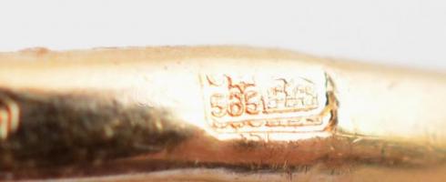 Arany (Au) 14K gyűrű, brill és turmalin kövekkel, turmalin cca 0,3 ct, a brillek összesen 18 db cca ...