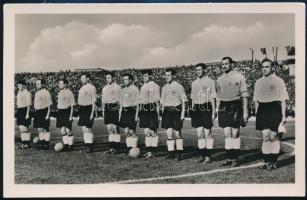 1954 Budapest, Angol csapat a 7:1-es mérkőzés előtt a Népstadionban, fotó, 9×14 cm
