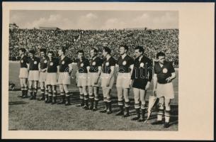 1954 Budapest, Magyar csapat a 7:1-es mérkőzésen a Népstadionban, fotó, 9×14 cm