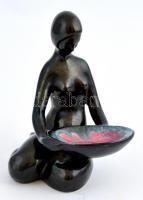 Ülő akt tállal, figurális retró mázas iparművész kerámia, apró mázhibákkal, jelzés nélkül, m: 19 cm