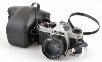 Chinon CM-3 SLR fényképezőgép, auto Chinon 55mm f/1.7 objektívvel (M42) szép, működőképes állapotban, eredeti bőr tokjában, elem nélkül / Vintage Japanese SLR with 55mm f/1.7 lens, in good, working condition, with original leather case