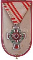 1914. A Vörös Kereszt II. Osztályú Díszjelvénye hadidíszítménnyel fülön jelzett Ag, zománcozott kitüntetés eredeti, de sérült mellszalagon, eredeti, rendkívül jó állapotban lévő Bachbuch A. - Cs. és Kir. udvari ékszerész tokban T:1-,2 zománchiba Hungary 1914. Red Cross, Badge of Honour, 2nd Class, with a war decoration Ag decoration, hallmarked on the ear, on original, but damaged ribbon, in original Bachbuch A. - Cs. és Kir. udvari ékszerész case C:AU,XF enamell error NMK 283.