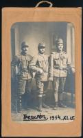 1914 Trencsén, három katona, fotólap paszpartuban, 12,5×8 cm