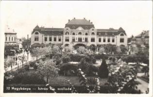 1943 Nagybánya, Baia Mare; István király szálloda, autóbusz / hotel, autobus