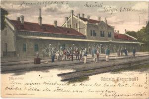 1904 Szerencs, pályaudvar, vasútállomás, várakozó utasok. Gönczy Mihály kiadása (EK)