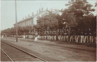 Osztrák-magyar katonák Piliscsaba vasútállomásán / WWI Austro-Hungarian K.u.K. military, soldiers at the railway station of Piliscsaba. photo