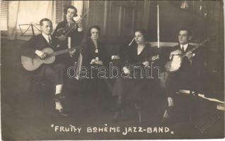 1926 Zalaegerszeg, Frutty Boheme Jazz-Band zenekar, hátoldalon a zenekar két tagja aláírása / Hungarian jazz band with signatures on the backside. Serényi Árpád photo (EK)