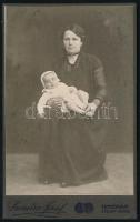 1916 Argay Béláné Vincze Gizella és fia, keményhátú fotó Szenetra József temesvári műterméből, 10,5×6,5 cm
