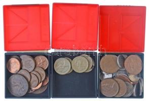 Nagy-Britannia - Vegyes fémpénz tétel 3db kis dobozba rendezve, közte 1983-1993. 1Ł Ni-Br (6x) (br. ~500g) T:vegyes Great Britain - Mixed coins in 3pcs of small cases, with 1983-1993. 1 Pound Ni-Br (6x) (br. ~500g) C:mixed