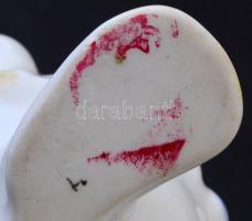 Donald kacsa porcelán szobor, kézzel festett, jelzetlen, hibátlan állapotban, m: 12 cm