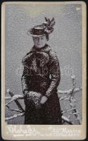cca 1900 Hölgy hóesésben, keményhátú fotó Blaho Ede aranyosmaróti/nagytopolcsányi műterméből, foltos, 10,5×6,5 cm