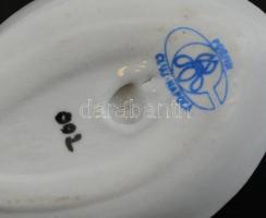 2 db kolozsvári román porcelán kanál és puttós figura. Kézzel festett, jelzett, a kanálon lepattanás...