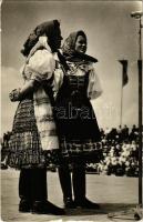 Vichodna, Vychodná; Celoslovenské slávnosti piesní a tancov / Szlovák folklór, népviselet / Slovak folklore, traditional costumes (b)