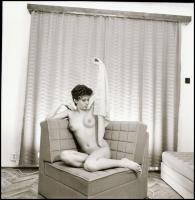 Női huncutságok, több fotómodell közreműködésével, különféle időpontokban és eltérő helyszíneken kés...