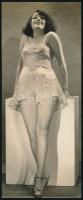 cca 1934 Női fehérnemű divat az 1930-as években, 21,6x9 cm