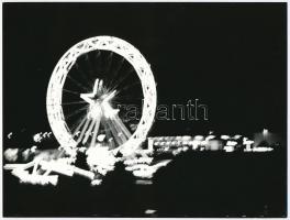 cca 1979 Vértes Gábor: Óriáskerék, feliratozott vintage fotóművészeti alkotás, a magyar fotográfia avantgarde korszakából, 18x24 cm