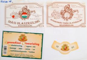 4-500 darabos magyar boros címke gyűjtemény. Mind különböző, lapokon, szépen rendszerezve
