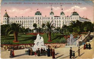 Nice, Cimiez, Excelsior Hotel Regina et la Statue de la Reine Victoria / hotel, statue, monument (from postcard booklet) (EB)