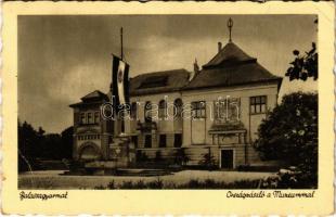1940 Balassagyarmat, Országzászló, Múzeum + BALASSAGYARMAT - ASZÓD 69 vasúti mozgóposta bélyegző (EB)