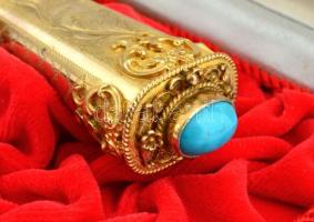 1985 A Belügyminisztérium által adományozott aranytőr, aranyozott, zománcozott, türkiz és gyöngybera...