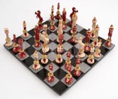 Figurális sakk készlet táblával, hiánytalan állapotban, 27x27 cm