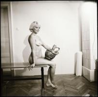 cca 1979 Életöröm, Menesdorfer Lajos (1941-2005) budapesti fotóművész hagyatékából, 6 db vintage NEG...