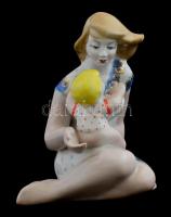 Anya gyermekével, porcelán figura, kézzel festett/matricás, alján ismeretlen jelzéssel, hibátlan állapotban, m: 17 cm